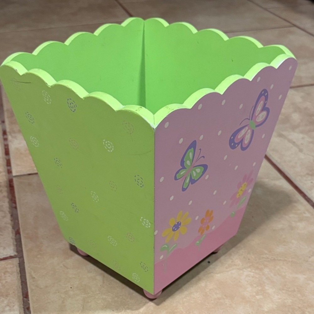 🌸 Wooden Butterfly Paper Bin / Storage Bin – Pink & Green 🌸 - Picture 2 of 4